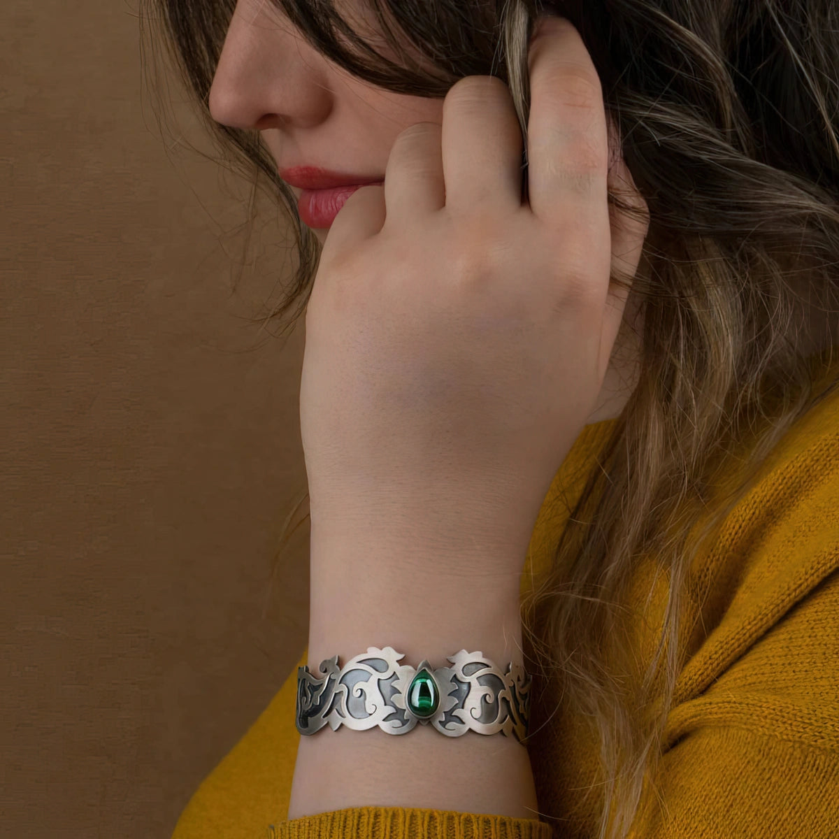 model waering handmade oxidized silver cuff bracelet with malachite